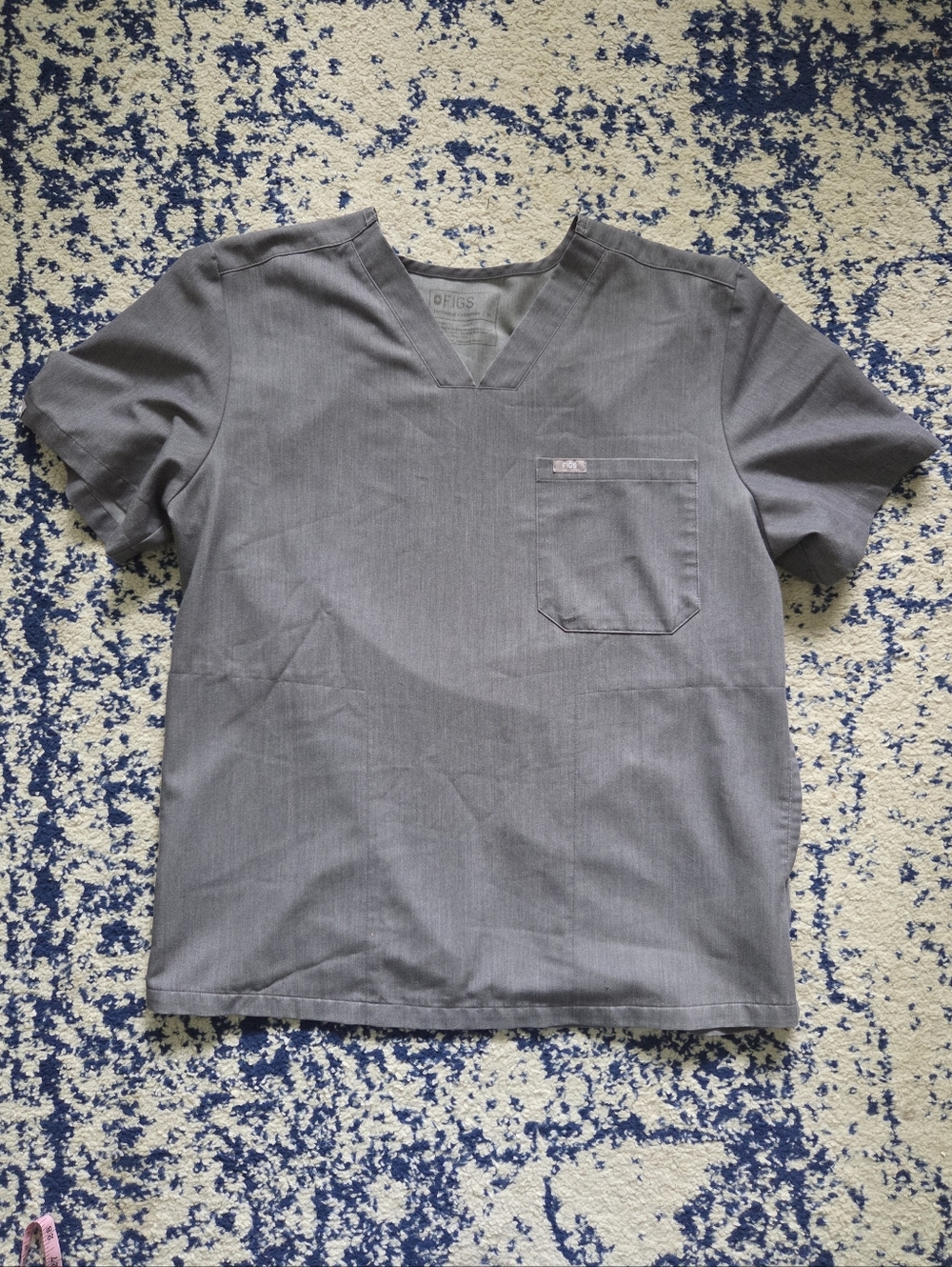 Figs Men's Charcoal V-Neck Scrub Top